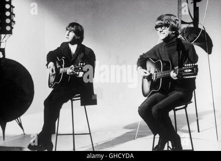 POP GEAR UK 1965 Frederic Goode Music collection with the singer duo PETER AND GORDON (Gordon Waller, left and Peter Asher, right) Regie: Frederic Goode Stock Photo
