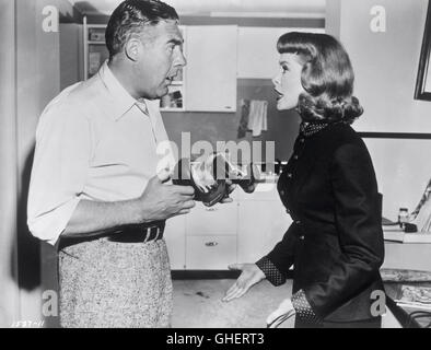 ANGELS IN THE OUTFIELD USA 1951 Clarence Brown kitchen scene: PAUL DOUGLAS (Guffy McGovern), JANET LEIGH (Jennifer Paige) Regie: Clarence Brown Stock Photo