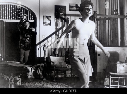 WAIT UNTIL DARK USA 1967 Terence Young ALAN ARKIN as Harry Roat, AUDREY HEPBURN as blind Susy Hendrix Regie: Terence Young Stock Photo