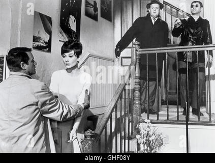 WAIT UNTIL DARK USA 1967 Terence Young RICHARD CRENNA as Mike Talman, AUDREY HEPBURN as blind Susy Hendrix, JACK WESTON as Carlino, ALAN ARKIN as Harry Roat Regie: Terence Young Stock Photo