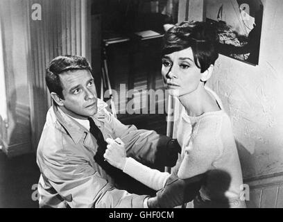 WAIT UNTIL DARK Warte bis es Dunkel wird USA 1967 Terence Young RICHARD CRENNA as Mike Talman, AUDREY HEPBURN as blind Susy Hendrix Regie: Terence Young Stock Photo