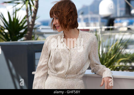 Marie-Josee Croze at the Cinefondation and Short Films Jury photo call at the 69th Cannes Film Festival Thursday 19th May 2016, Stock Photo