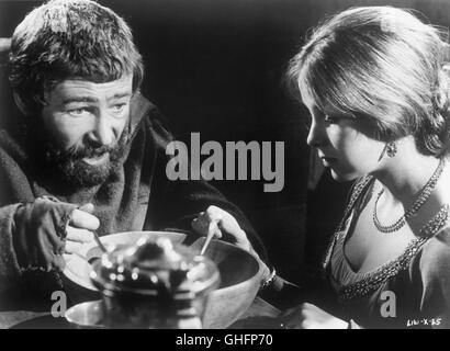 THE LION IN WINTER UK 1968 Anthony Harvey PETER O'TOOLE (King Henry II) and JANE MERROW (Concubine Alais) Regie: Anthony Harvey Stock Photo