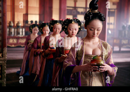 Der Fluch der goldenen Blume / Jian Chan (MAN LI, vorn) Regie: Yimou Zhang aka. Curse of the Golden Flower / Man cheng jin dai huang jin jia Stock Photo