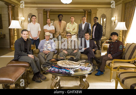 Ocean's 13 (v.l.n.r.) EDDIE JEMISON, CASEY AFFLECK, CARL REINER, SCOTT CAAN, BERNIE MAC, ELLIOTT GOULD, BRAD PITT, GEORGE CLOONEY, MATT DAMON, DON CHEADLE und SHAOBO QIN Regie: Steven Soderbergh aka. Ocean's Thirteen / Ocean's 13 Stock Photo