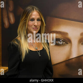 London, UK. 14th September, 2016. Sarah Jessica Parker attends a photocall as she launches her new fragrance 'Stash' at Superdrug, Westfield White City on September 14, 2016 in London, England Credit:  Gary Mitchell/Alamy Live News Stock Photo