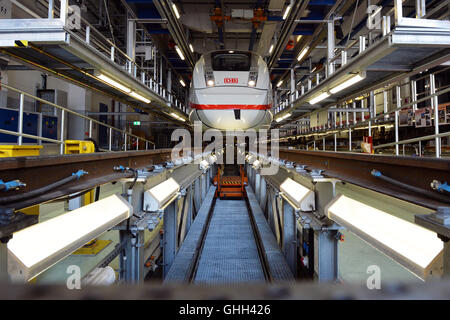 Berlin, Germany. 13th Sep, 2016. An ICE train of the fourth generation can be seen at the Deutsche Bahn depot in Berlin, Germany, 13 September 2016. PHOTO: MAURIZIO GAMBARINI/dpa/Alamy Live News Stock Photo