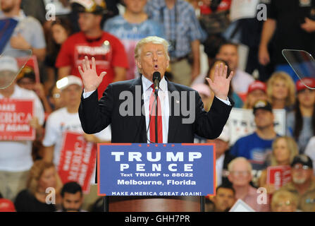 Melbourne, United States. 27th Sep, 2016.  Republican presidential nominee Donald Trump speaks at a campaign rally at the AeroMod International Hangar at Orlando Melbourne International Airport in Melbourne, Florida on September 27, 2016, the day after his first presidential debate with Democratic nominee Hillary Clinton. Credit:  Paul Hennessy/Alamy Live News Stock Photo