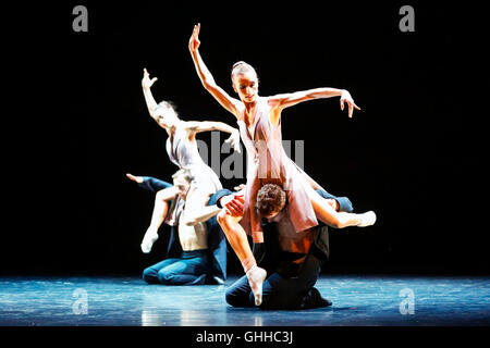 Glasgow, Scotland, UK. 28th September, 2016. Scottish Ballet will perform the world's premiere of 'SIBILO', choreographed by Company dancer SOPHIE LAPLANE at the Theatre Royal, Glasgow, Scotland, on Thursday 29 September. SIBILO (the latin word for whistle) a joyful and unrestricted dance,  will be performed as part of Scottish Ballet's Autumn Season 2016 at the Theatre Royal, Glasgow, Eden Court, Inverness and His Majesty's Theatre Aberdeen in September and October. Credit:  Findlay/Alamy Live News Stock Photo