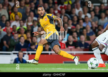 London, UK. 28th Sep, 2016. Theo Walcott (Arsenal) Football/Soccer : Theo Walcott of Arsenal during the UEFA Champions League Group Stage match between Arsenal and FC Basel at Emirates Stadium in London, England . Credit:  AFLO/Alamy Live News Stock Photo