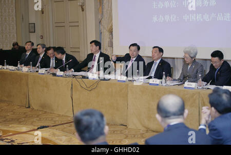 Paris, France. 26th Sep, 2016. Zhang Dejiang (back, 4th R), chairman of the Standing Committee of China's National People's Congress, addresses a symposium attended by representatives of Chinese enterprises in Europe, in Paris, France, Sept. 26, 2016. At the invitation of French National Assembly Speaker Claude Bartolone and Senate President Gerard Larcher, Zhang Dejiang paid a four-day visit to France from Sept. 24 to 27. © Ju Peng/Xinhua/Alamy Live News Stock Photo