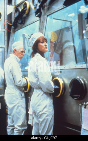 Karen Silkwood (MERYL STREEP), an employee of a nuclear facility.A ...