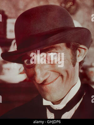 MARTY FELDMAN (Sgt. Orville Sacker) Regie: Gene Wilder aka. The Adventure of Sherlock Holmes Smarter Brother Stock Photo