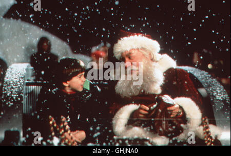 Der geschiedene Scott Calvin (TIM ALLEN) leidet unter der angespannten Beziehung zu seinem Sohn Charlie (ERIC LLOYD). Eine Besserung ist erst in Sicht, als Scott der neue Weihnachtsmann wird - notgedrungen allerdings... Regie: John Pasquin aka. SANTA CLAUSE Stock Photo