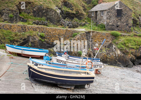 The pretty fishing village of Mullion Cove in Cornwall Stock Photo