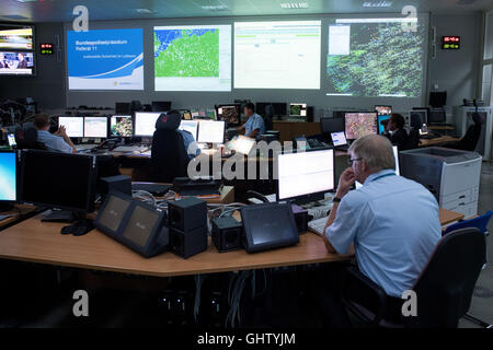 Uedem, Germany. 11th Aug, 2016. The Luftwaffe (German Air Force) operations centre in Uedem, Germany, 11 August 2016. At the operations centre, members of the German military, police force, air navigation services, and civil protection services work together as a national situation and command centre for airspace security. PHOTO: MARIUS BECKER/DPA/Alamy Live News Stock Photo