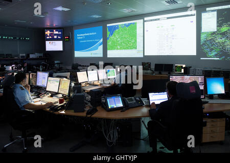 Uedem, Germany. 11th Aug, 2016. The Luftwaffe (German Air Force) operations centre in Uedem, Germany, 11 August 2016. At the operations centre, members of the German military, police force, air navigation services, and civil protection services work together as a national situation and command centre for airspace security. PHOTO: MARIUS BECKER/DPA/Alamy Live News Stock Photo