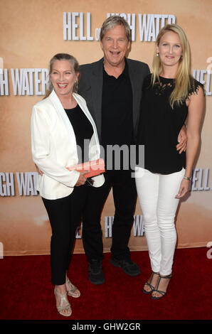 Hollywood, USA. 11th August, 2016. Susan Bridges, Jeff Bridges, Jessica Bridges at the 'Hell or High Water' Los Angeles Special Screening, Arclight, Hollywood, CA 08-10-16  Credit:  MediaPunch Inc/Alamy Live News Stock Photo