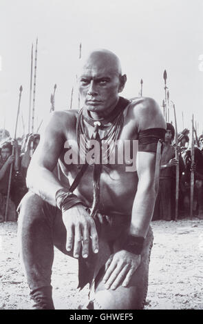 KÖNIGE DER SONNE- Mit nordamerikanischer Hilfe gründen die Mayas ein neues Reich. Mit großem Aufwand in Szene gesetzter Film. Szene mit YUL BRYNNER Regie: J. Lee Thompson aka. Kings of the Sun Stock Photo