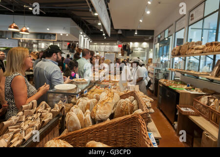 Focaccia and bread at the grand opening of Eataly Downtown in Lower Manhattan in New York on Thursday, August 11, 2016. Located in 4 World Trade Center the emporium of all foods Italian is the second food hall by Eataly in New York. The theme of the Lower Manhattan hall is bread with international breads being featured as well as Italian. (© Richard B. Levine) Stock Photo