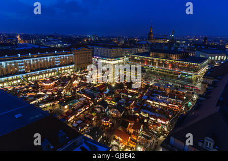 Dresden: View from church Kreuzkirche on the Christmas Market Striezelmarkt on the Old Market Square , in the background the old Stock Photo