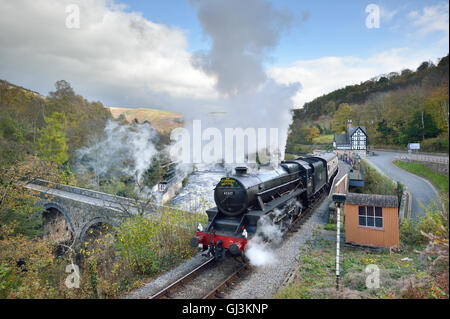 The Corwen Revival steam train at Berwyn station, Llangollen, on the Llangollen Heritage Line, North Wales, UK Stock Photo