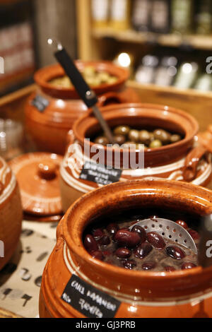 Olives for sale. Ergon restaurant and delicatessen, Thessaloniki, Greece Stock Photo