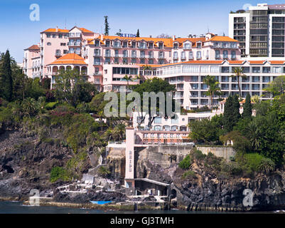 dh Reids Hotel FUNCHAL MADEIRA Hotel on cliff Stock Photo