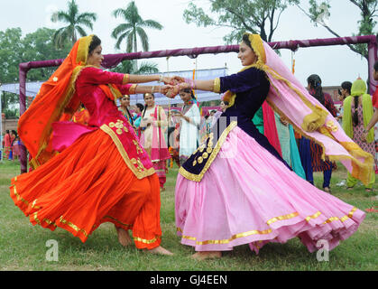 teej festival dress Outfit Ideas For Teej