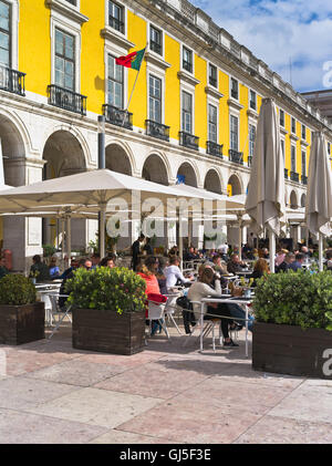 dh Praca do comercio LISBON PORTUGAL Outdoor restaurants city dining outdoors cafe street cafes eating lisbon Stock Photo