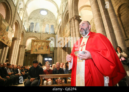 Service on July 25th, on St James Day at the altar of Santiago de Compostela Cathedral. Thousands of visitors and pilgrims gathe Stock Photo