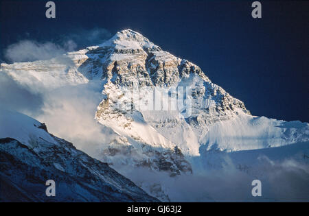 Mount  Everest  (8,848 metres)  viewed  from  Everest  Base  Camp  at  sunset. The  views  of  Everest's  North  Face  are even Stock Photo