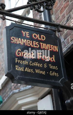 Ye Old Shambles Tavern, The Shambles, York Stock Photo - Alamy