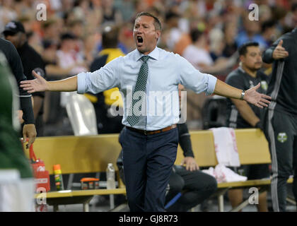 Washington, DC, USA. 13th Aug, 2016. 20160813 - Portland Timbers coach CALEB PORTER complains to a referee's assistant during the second half against D.C. United at RFK Stadium in Washington. Credit:  Chuck Myers/ZUMA Wire/Alamy Live News Stock Photo