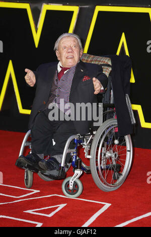 Kenny Baker Dies aged 81 13th August 2016 photo taken at  European Premiere of 'Star Wars: The Force Awakens' at Leicester Square on December 16, 2015 in London, England.  Mandatory Credit  glamourstock Stock Photo