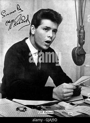 Der britische Popsänger Cliff RIchard, 1960er Jahre. British pop singer Cliff Richard, 1960s. Stock Photo
