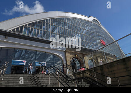 Liverpool Lime Street, mainline railway station, city centre Liverpool, Merseyside, England Stock Photo