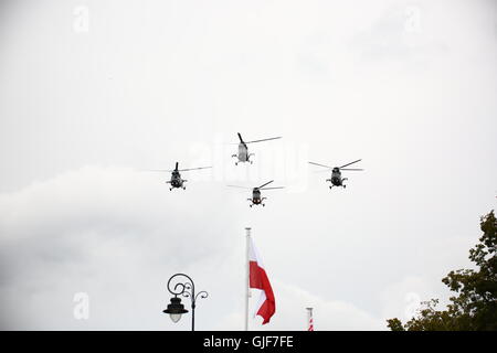 Warsaw, Poland. 15th Aug, 2016. Polish Army helicopters show tattoo during Army Celebration Day. Credit:  Jakob Ratz/Pacific Press/Alamy Live News Stock Photo