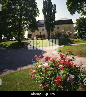 AJAXNETPHOTO. DJURGARDEN, STOCKHOLM, SWEDEN. - WALDERMARSUDDE HOME OF PAINTER PRINCE - LATE 18TH CENTURY HOME OF SWEDENS PAINTER PRINCE EUGEN; GREAT GRAND UNCLE OF KING CARL GUSTAV XVI. PRINCE EUGEN DIED 1947. HOME HOUSES COLLECTION OF NORDIC ART 1880 - 1940. OPEN TO PUBLIC. PHOTO:JONATHAN EASTLAND/AJAX  REF:EPS16 88 Stock Photo