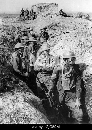 Australian infantry wearing Small Box Respirators (SBR). The soldiers are from the 45th Battalion, Australian 4th Division at Garter Point near Zonnebeke, Ypres sector Stock Photo