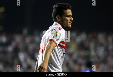 Cairo, Egypt. 15th Aug, 2016. Al-Zamalek players v Nigeria's Enyimba compete during the Confederation of African Football (CAF) Champions League match at Petro Sport stadium in Cairo, August 15, 2016 © Stringer/APA Images/ZUMA Wire/Alamy Live News Stock Photo