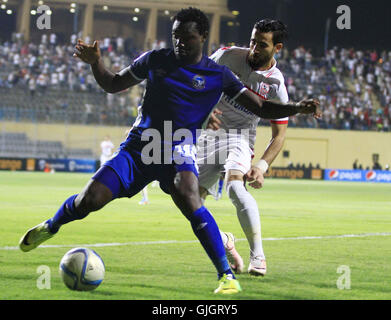 Cairo, Egypt. 15th Aug, 2016. Al-Zamalek players v Nigeria's Enyimba compete during the Confederation of African Football (CAF) Champions League match at Petro Sport stadium in Cairo, August 15, 2016 © Stringer/APA Images/ZUMA Wire/Alamy Live News Stock Photo