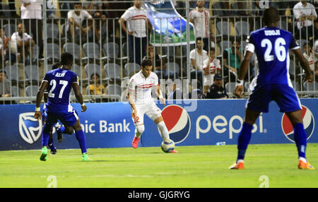 Cairo, Egypt. 15th Aug, 2016. Al-Zamalek players v Nigeria's Enyimba compete during the Confederation of African Football (CAF) Champions League match at Petro Sport stadium in Cairo, August 15, 2016 © Stringer/APA Images/ZUMA Wire/Alamy Live News Stock Photo