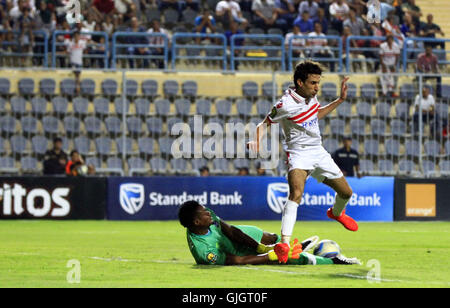 Cairo, Egypt. 15th Aug, 2016. Al-Zamalek players v Nigeria's Enyimba compete during the Confederation of African Football (CAF) Champions League match at Petro Sport stadium in Cairo, August 15, 2016 © Stringer/APA Images/ZUMA Wire/Alamy Live News Stock Photo