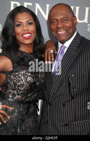 Los Angeles, CA, USA. 16th Aug, 2016. Omarosa Manigault, Fiance Dr. John Allen Newman at arrivals for BEN-HUR Premiere, TCL Chinese Theater IMAX, Los Angeles, CA August 16, 2016. Credit:  Priscilla Grant/Everett Collection/Alamy Live News Stock Photo