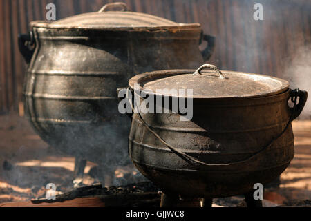 Potjie pot hi-res stock photography and images - Alamy