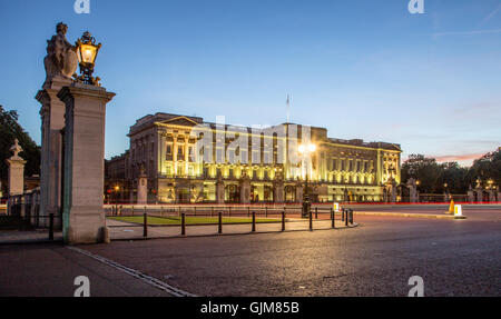 Buckingham Palace At Night London UK Stock Photo