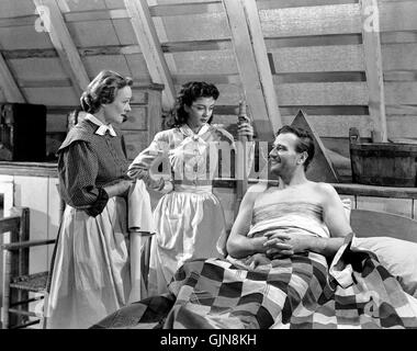 Irene Rich, Gail Russell & John Wayne in Angel and the Badman   1947 Stock Photo