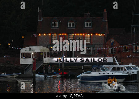 The famous Jolly Sailor on the beautiful River Hamble, Old Bursledon from evening to sun down Stock Photo