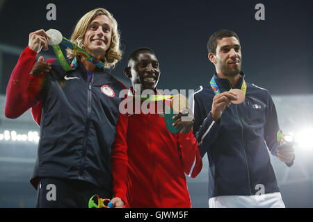 Rio De Janeiro, Brazil. 17th Aug, 2016. Gold medalist Kenya's Conseslus Kipruto (C), silver medalist Evan Jager (L) of the United States of America, bronze medalist France's Mahiedine Mekhissi attend the awarding ceremony for the men's 3,000m steeplechase final of Athletics at the 2016 Rio Olympic Games in Rio de Janeiro, Brazil, on Aug. 17, 2016. Credit:  Ren Zhenglai/Xinhua/Alamy Live News Stock Photo
